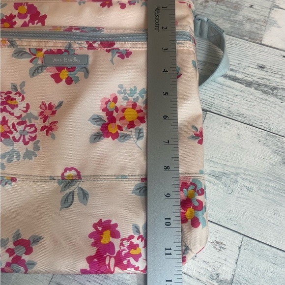 Vera Bradley Lighten Up Slim Breast Cancer Awareness Posies Pink Crossbody - Picture 10 of 12